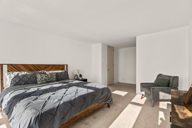 6700 S South Shore Drive 9D-9E, Chicago, IL 60649