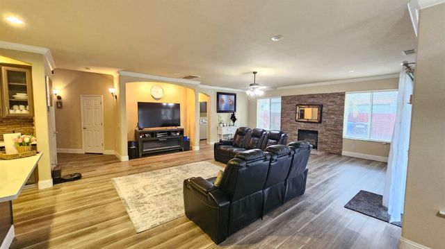 3703 Brookstone Dr, Turlock, CA 95382