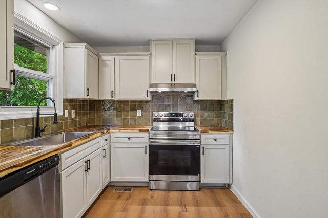 504 Kenney Dr, Clarksville, TN 37042