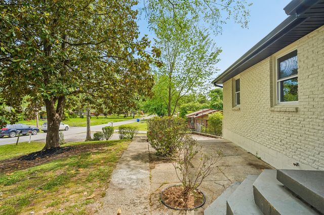 504 Kenney Dr, Clarksville, TN 37042