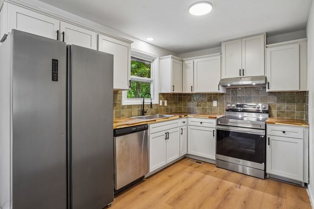 504 Kenney Dr, Clarksville, TN 37042
