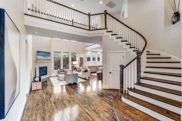 9444 Monteleon, Dallas, TX 75220