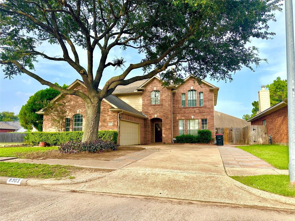 8303 Cliffshire Court, Houston, TX 77083