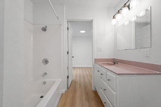 209 F Street NE, Miami, OK 74354