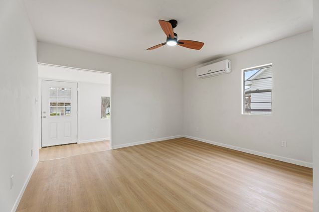 209 F Street NE, Miami, OK 74354