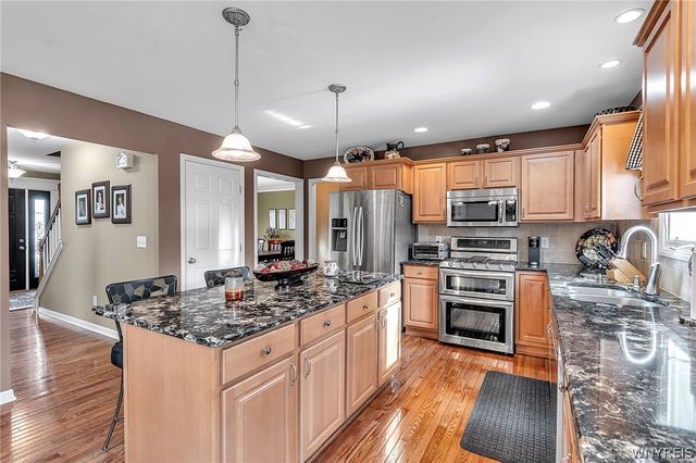 16 South Parrish Court, Amherst, NY 14228