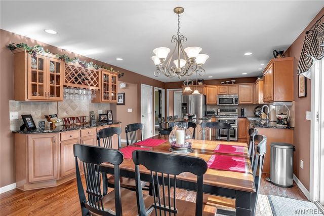 16 South Parrish Court, Amherst, NY 14228