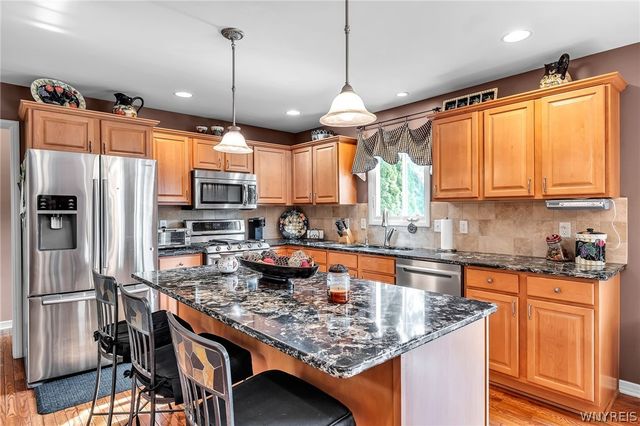 16 South Parrish Court, Amherst, NY 14228