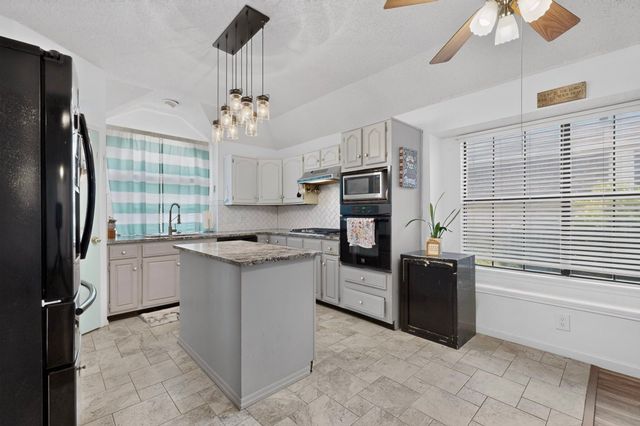 7005 Buckhorn Drive, Rowlett, TX 75089