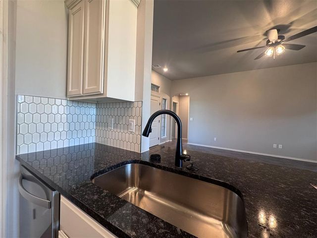 24947 Belmont Pass, Cashion, OK 73016