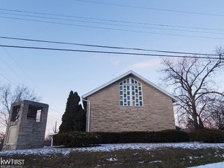 3450 Larchmont Avenue, Flint Twp, MI 48532