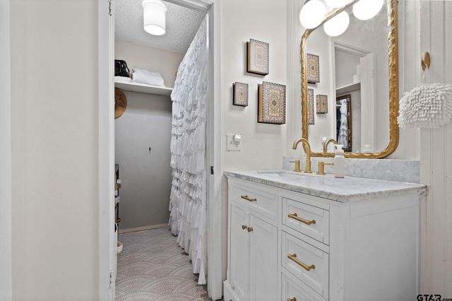 404 Jones Rd, Longview, TX 75603