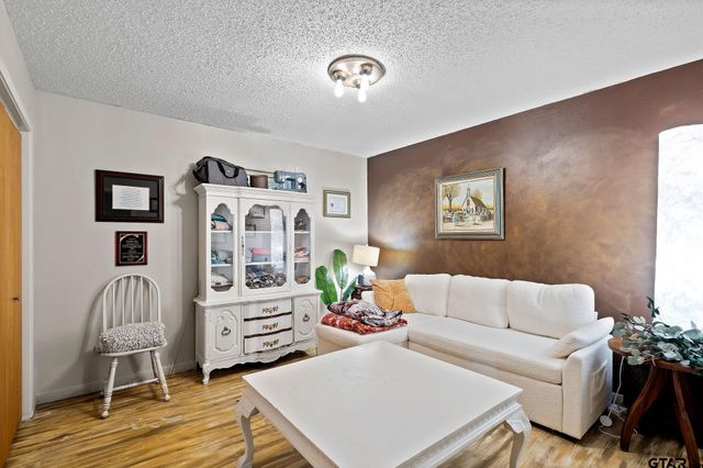 404 Jones Rd, Longview, TX 75603