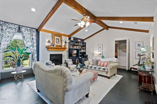 404 Jones Rd, Longview, TX 75603