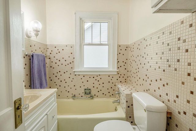 603 EISENHOWER Avenue, Janesville, WI 53545