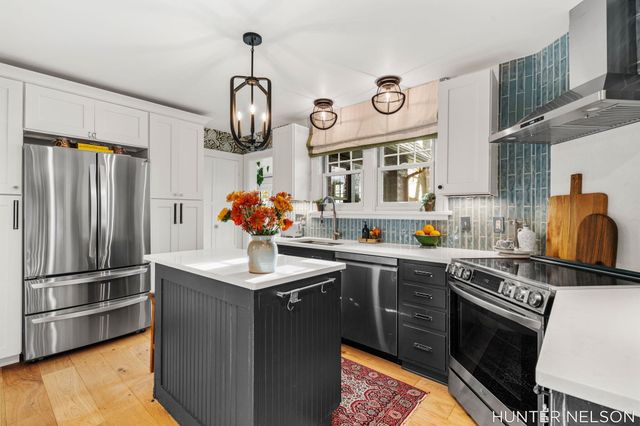 519 S 7th Street, Grand Haven, MI 49417