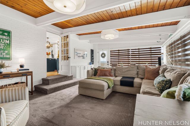 519 S 7th Street, Grand Haven, MI 49417