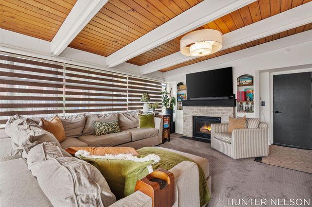 519 S 7th Street, Grand Haven, MI 49417