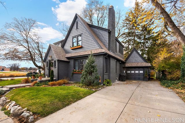 519 S 7th Street, Grand Haven, MI 49417