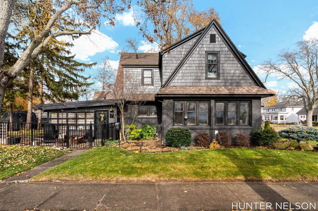 519 S 7th Street, Grand Haven, MI 49417