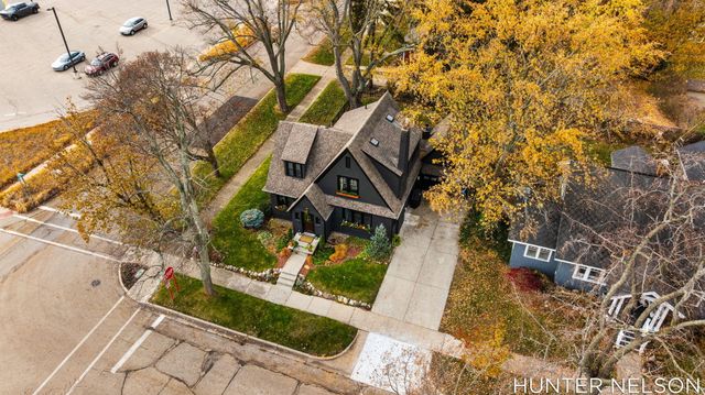 519 S 7th Street, Grand Haven, MI 49417