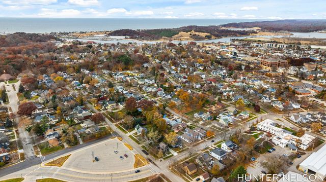 519 S 7th Street, Grand Haven, MI 49417