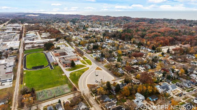 519 S 7th Street, Grand Haven, MI 49417