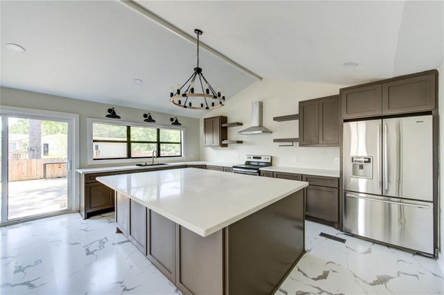 16569 Kingsbury Drive, Conroe, TX 77303