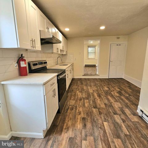 2005 W MAIN ST, Norristown, PA 19403