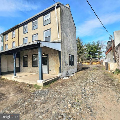 2005 W MAIN ST, Norristown, PA 19403