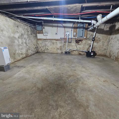 2005 W MAIN ST, Norristown, PA 19403