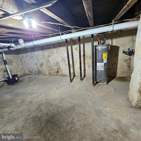 2005 W MAIN ST, Norristown, PA 19403