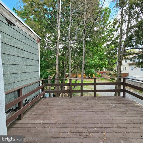 2005 W MAIN ST, Norristown, PA 19403