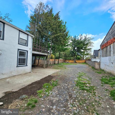 2005 W MAIN ST, Norristown, PA 19403