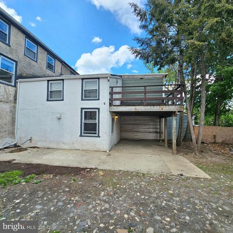 2005 W MAIN ST, Norristown, PA 19403