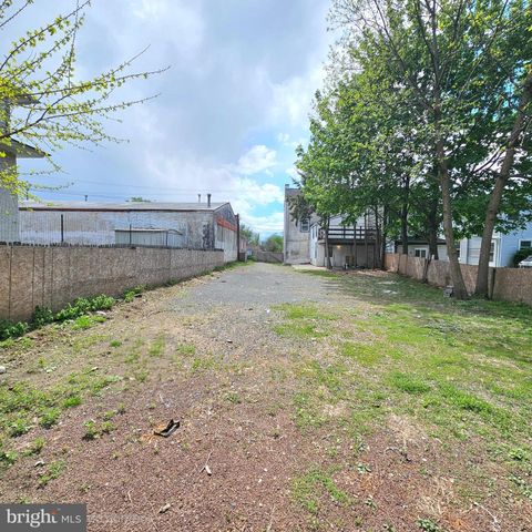 2005 W MAIN ST, Norristown, PA 19403