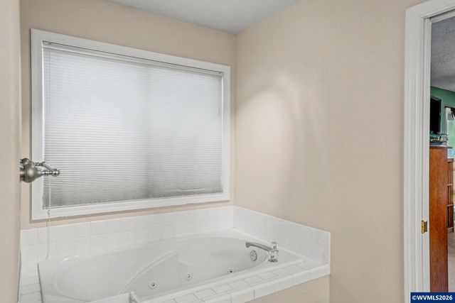 7503 Shadowwood St NE, Keizer, OR 97303