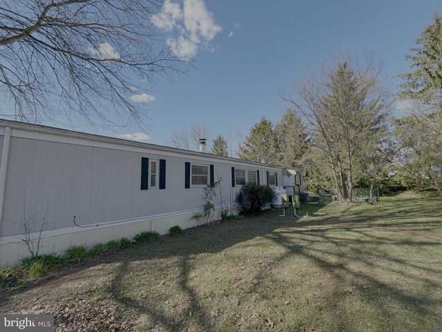 7 OAK DR, Spring City, PA 19475