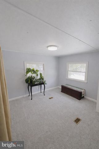 7 OAK DR, Spring City, PA 19475