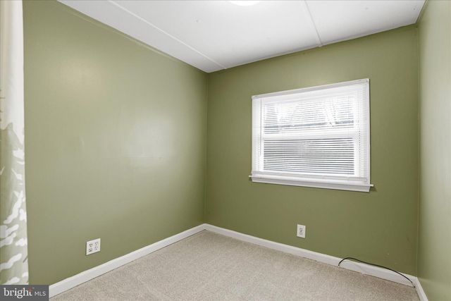 7 OAK DR, Spring City, PA 19475