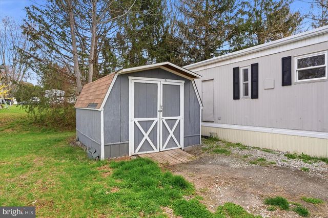 7 OAK DR, Spring City, PA 19475