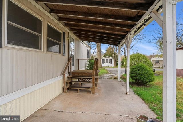 7 OAK DR, Spring City, PA 19475