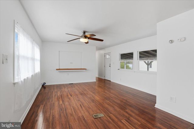 7 OAK DR, Spring City, PA 19475