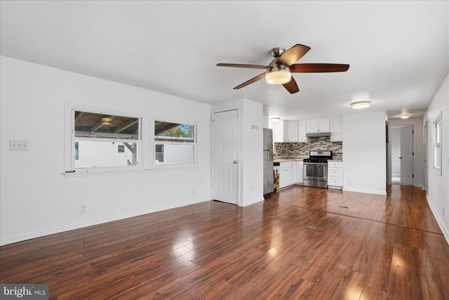 7 OAK DR, Spring City, PA 19475