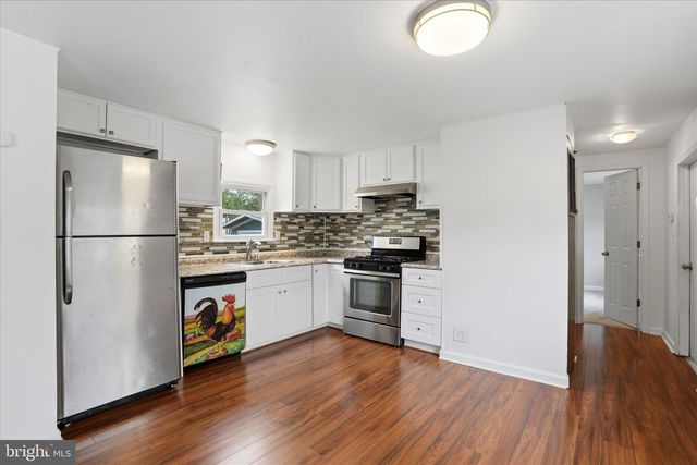 7 OAK DR, Spring City, PA 19475