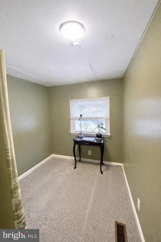 7 OAK DR, Spring City, PA 19475