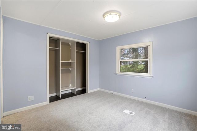7 OAK DR, Spring City, PA 19475
