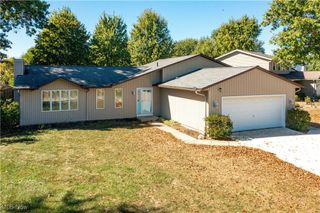 5249 Manchester Circle, North Ridgeville, OH 44039