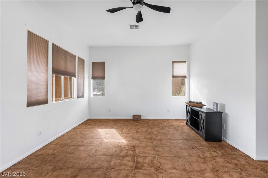 688 Canfield Point Avenue, Las Vegas, NV 89183 — photo 4