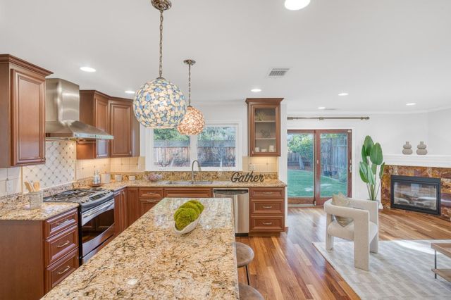 1065 Ray Avenue, Los Altos, CA 94022